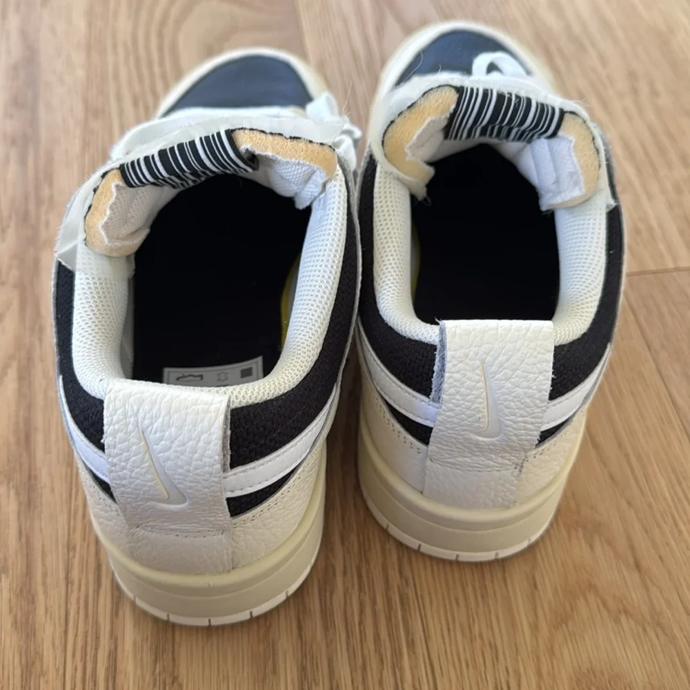 Nike Dunk Low Disrupt - Picture 3 of 5